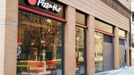 Pizza Hut le agrega a su icónica pizza una serpiente en su sede de Hong Kong