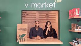 Matrimonio boricua abre supermercado vegano en Aguadilla