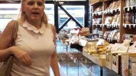 "Los gordos no tienen que comer": Golpean mujer que fue a comprar comida saludable