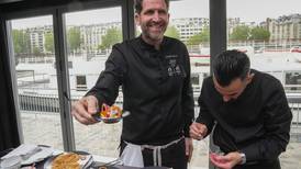 Baguettes sí, vinos no; comida gourmet en Olímpicos de Paris