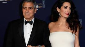 George Clooney bromea sobre su esposa Amal: “Será mejor que cocine yo o moriremos todos”