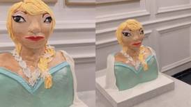 Viral reacción de una niña tras recibir falso bizcocho de Frozen en su cumpleaños