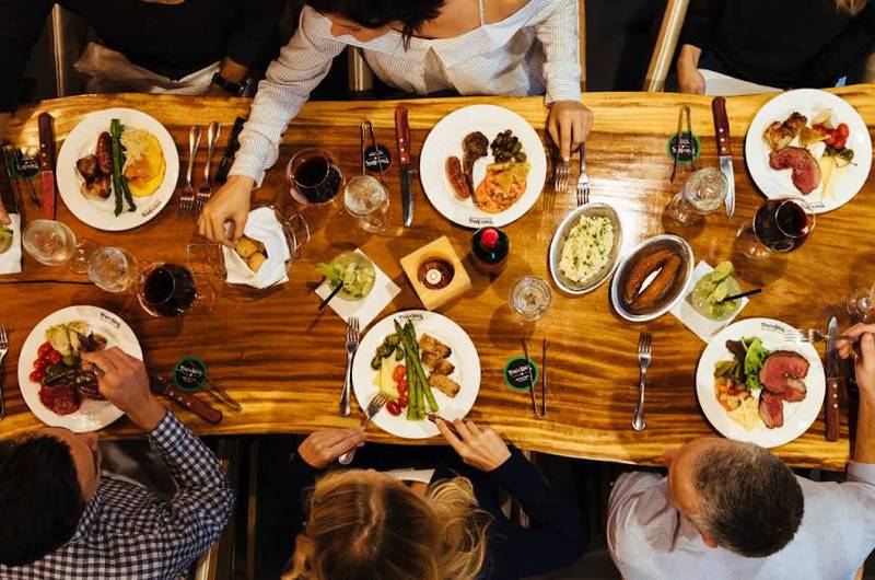 Disfruta de un almuerzo o cena de Ación de Gracias al estilo único de Texas  de Brazil – Sabrosia