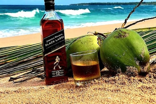 5 whiskies para tomar en la playa