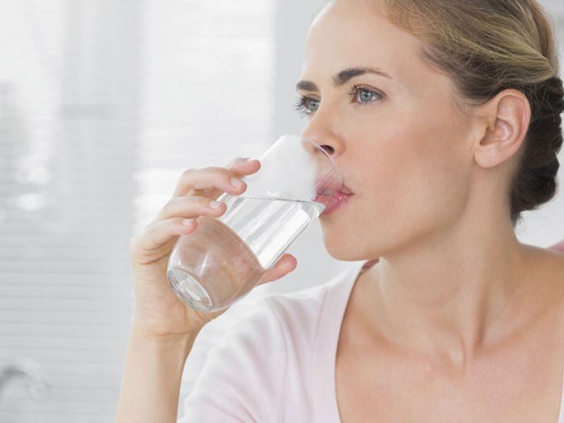 Luego de los estragos de fin de año, llega a ser vital tomar abundante agua.