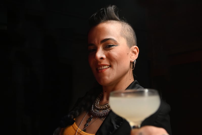 La Bartender Nicole Fas