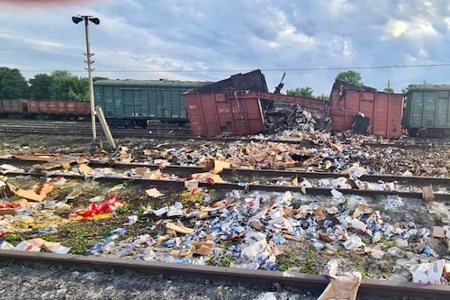 Chef José Andrés denuncia que misiles rusos destrozaron tren con comida de su organización