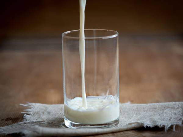 Los sorprendentes beneficios de tomar leche todos los días